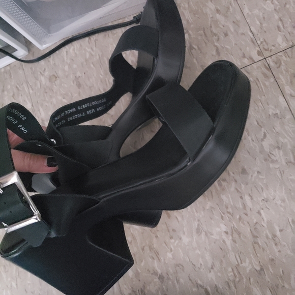 Asos Design Mid Heel Sandals - Picture 2 of 3